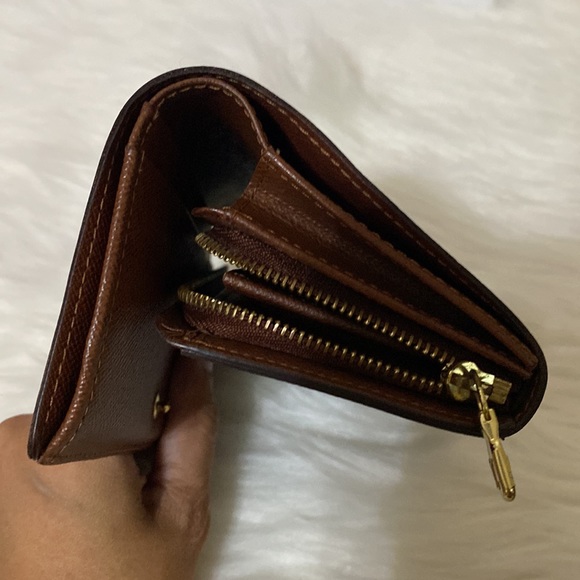 Authentic Pre Loved Louis Vuitton Wallet - Picture 9 of 14